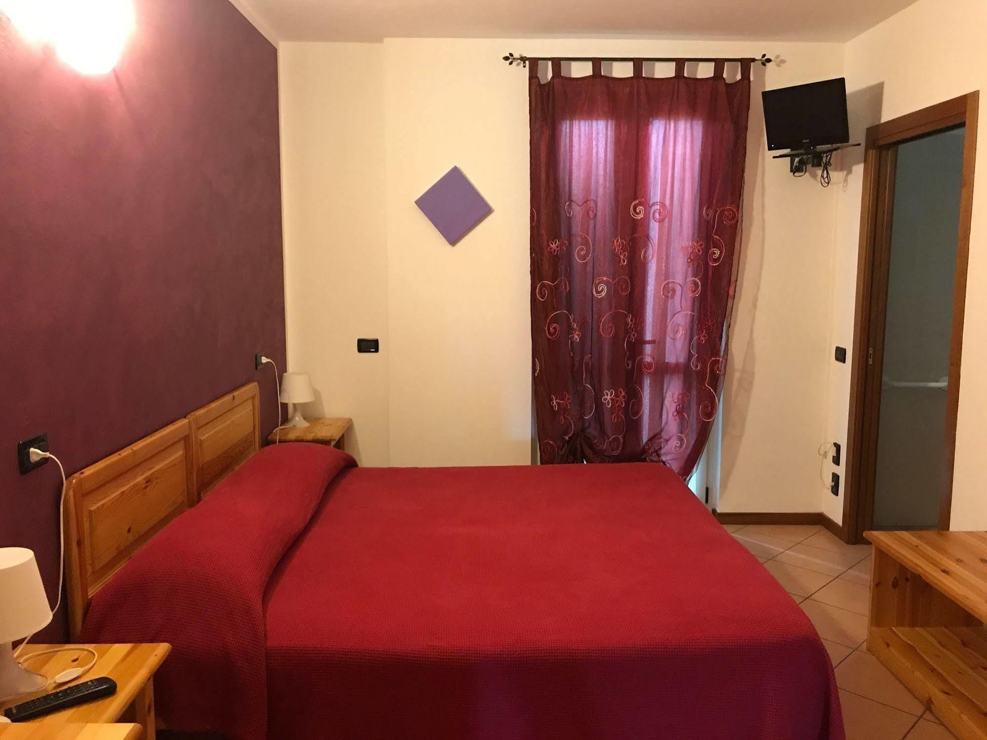 Albergo Quattro Pini San Martino della Battaglia Esterno foto